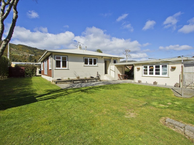 52 Wood Street, Wainuiomata, Lower Hutt - Carousel 1