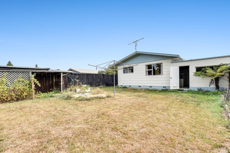8A WINDLESHAM Place, Wakefield, Wakefield - Carousel 18