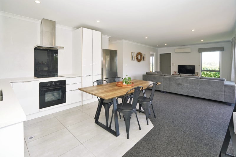 2 Waimarie Street, Nawton, Hamilton - Carousel 1