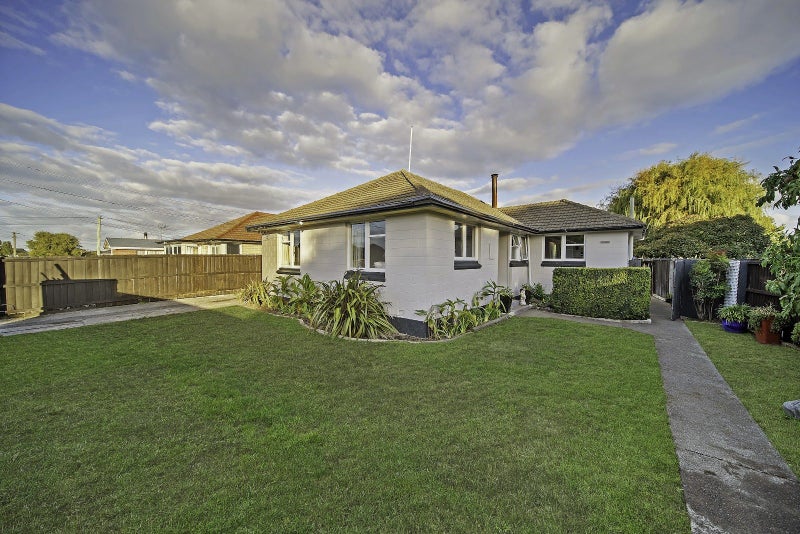 6 Carisbrooke Street, Aranui, Christchurch - Carousel 1