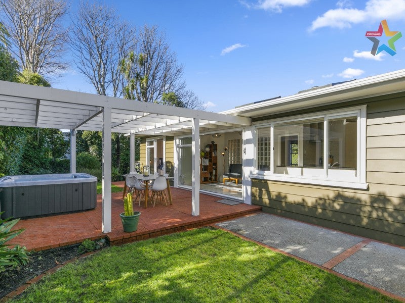 14 Pomare Road, Tirohanga, Lower Hutt - Carousel 2