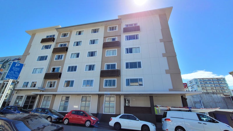 605/12 Martin Square, Te Aro, Wellington - Carousel 16