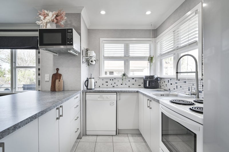 402 Murdoch Road West, Raureka, Hastings - Carousel 2