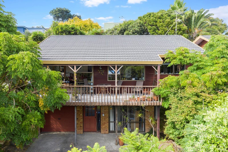 2/1 Sharon Road, Waiake, Auckland - Carousel 2