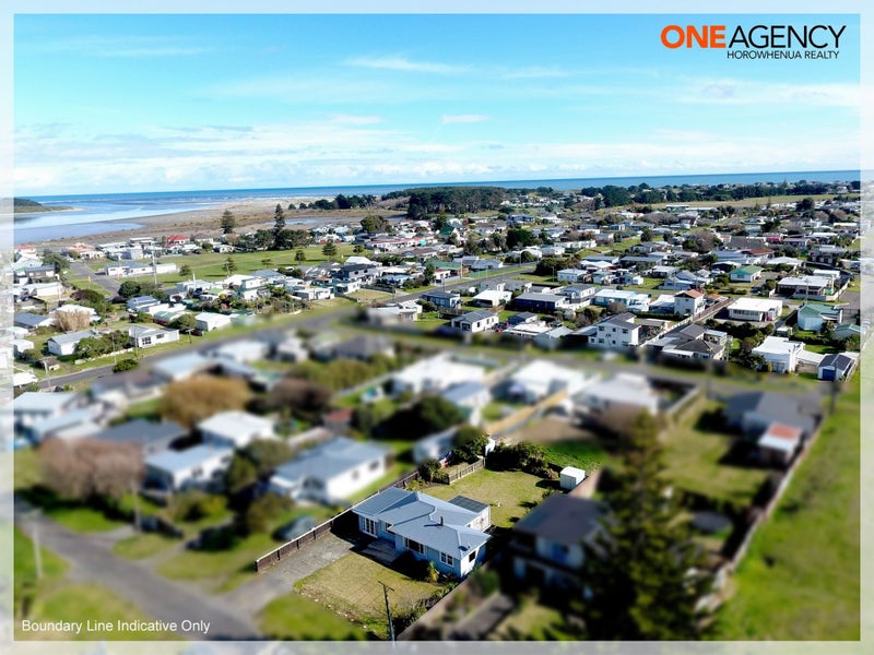 8 Kennedy Street, Foxton Beach, Foxton - Carousel 1