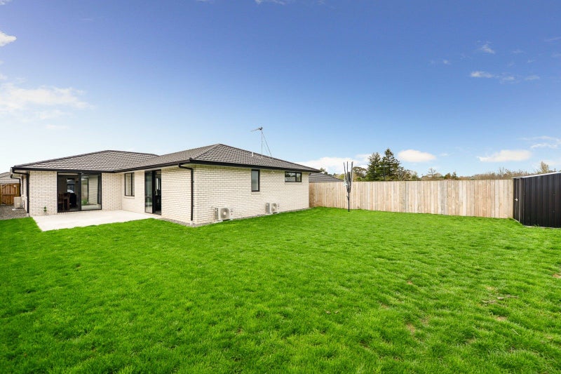 52 Ladeira Place, Fitzroy, Hamilton - Carousel 2