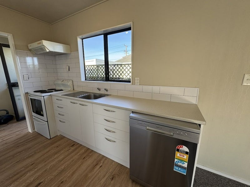 2/65 Wakefield Street, Alicetown, Lower Hutt - Carousel 2