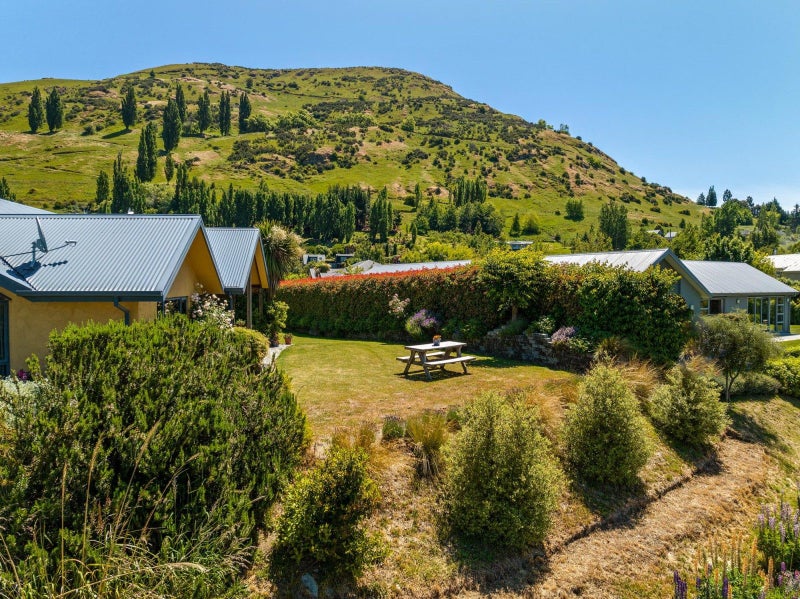2 Bramshill Drive, Lower Shotover, Queenstown - Carousel 1
