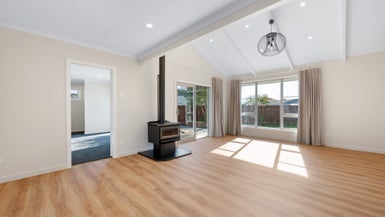 19 Newbourne Crescent, Redwoodtown, Blenheim - Carousel 1