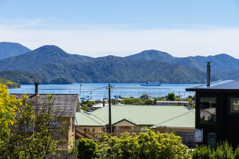 16/14 Moana View Road, Waikawa, Picton - Carousel 2