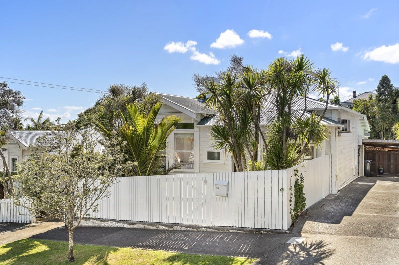 19 Beaconsfield Street, Grey Lynn, Auckland - Carousel 1