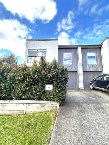 44 Matairangi Avenue, Totara Heights, Auckland - Carousel 1