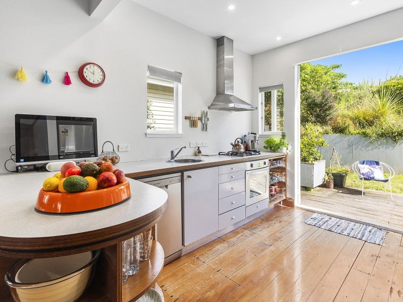 16 Akatea Street, Berhampore, Wellington - Carousel 2