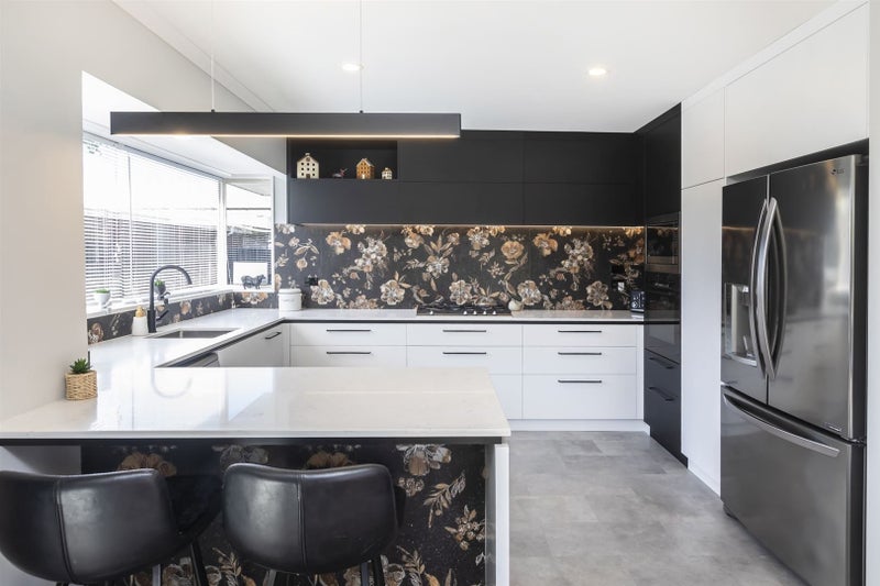 1/411 Main North Road, Redwood, Christchurch - Carousel 2