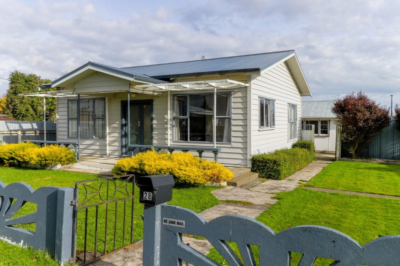 28 Stuart Street, Hawthorndale, Invercargill - Carousel 1