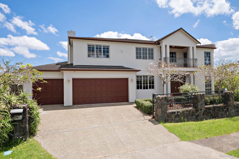 21 Amberwood Drive, Northpark, Auckland - Carousel 1