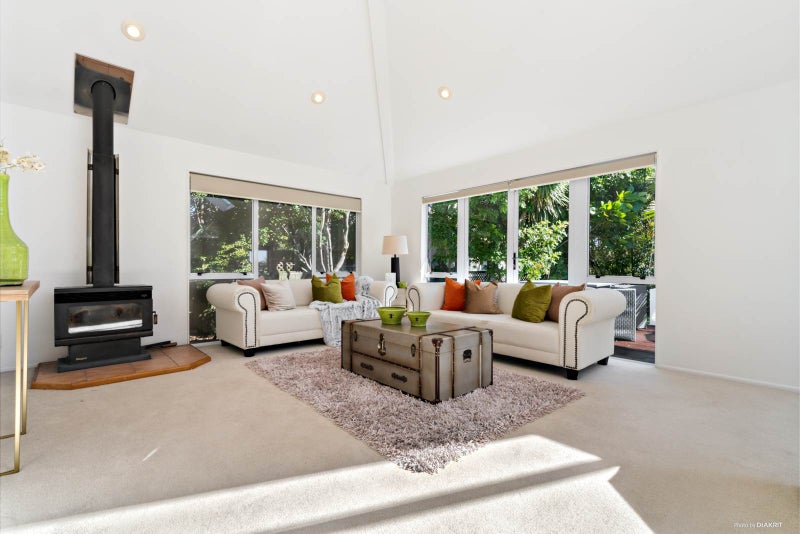 2/9 Leicester Parade, Somerville, Manukau - Carousel 2