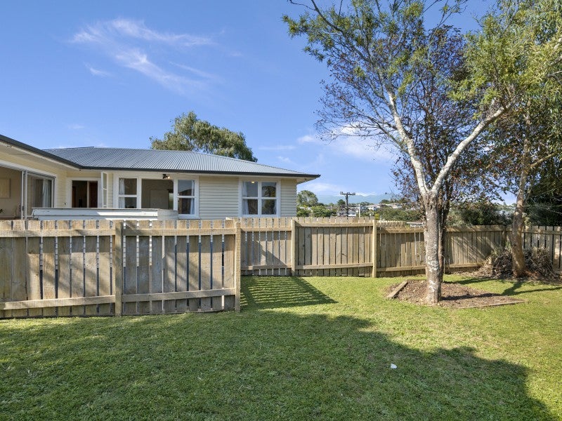 5 Pembroke Street, Westown, New Plymouth - Carousel 2