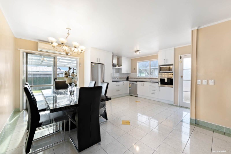 5 Seton Place, Clover Park, Auckland - Carousel 2