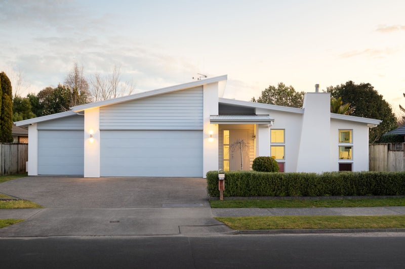 106 Saint James Drive, Huntington, Hamilton - Carousel 1