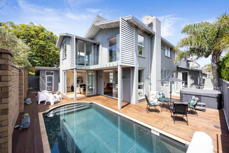 15 Queen Mary Avenue, Epsom, Auckland - Carousel 2