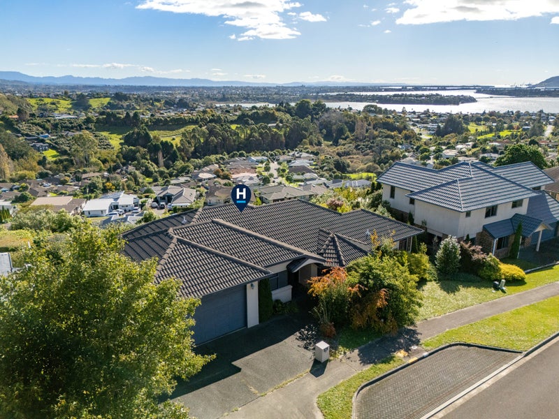 17 Aurora Avenue, Welcome Bay, Tauranga - Carousel 1