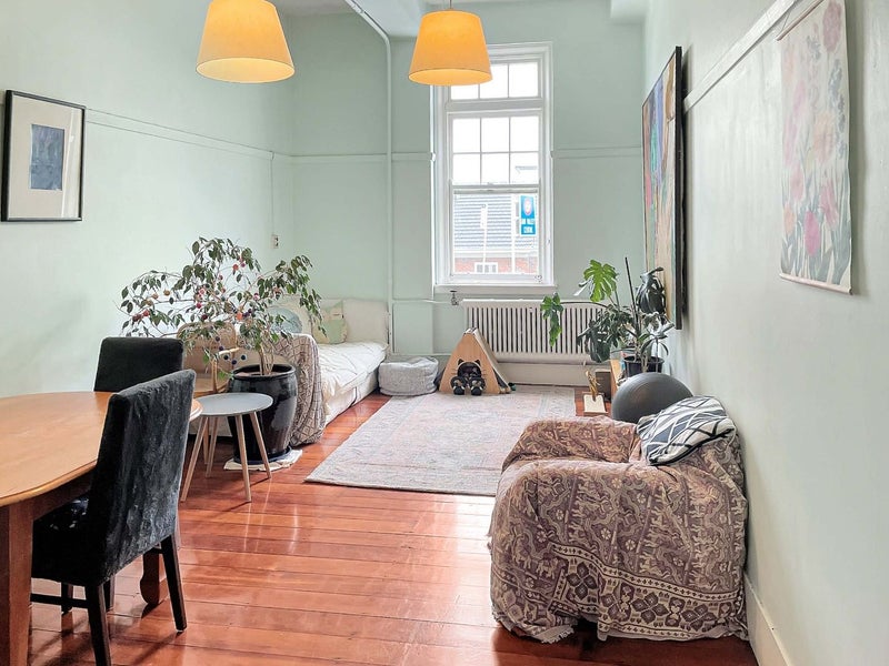 2/3 Aro Street, Aro Valley, Wellington - Carousel 1