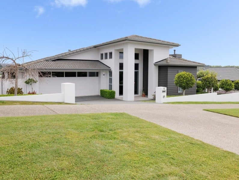 16 Rexford Heights, Pyes Pa, Tauranga - Carousel 1
