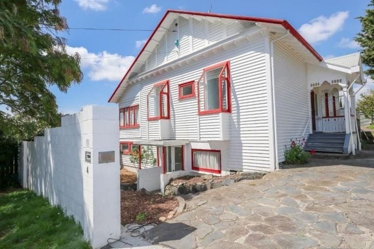 4 Dillicar Street, Whitiora, Hamilton - Carousel 2