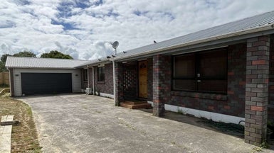 146 Botany Road, Botany Downs, Auckland - Carousel 1