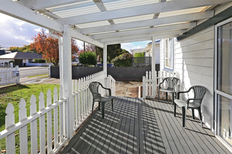 913 Willowpark Road North, Mayfair, Hastings - Carousel 2