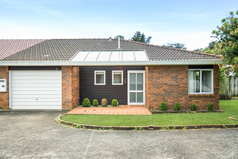 1/28A Godley Road, Green Bay, Auckland - Carousel 1