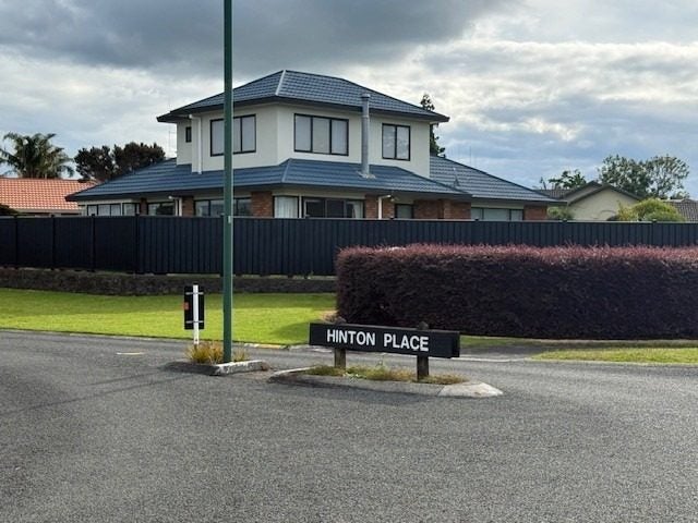 1 Hinton Place, Pyes Pa, Tauranga - Carousel 12