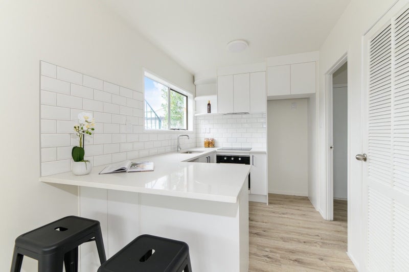 5/126 Lynwood Road, New Lynn, Auckland - Carousel 1