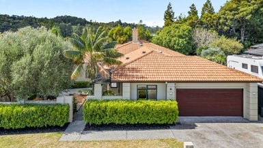 11 Pitoitoi Avenue, Greenhithe, Auckland - Carousel 1