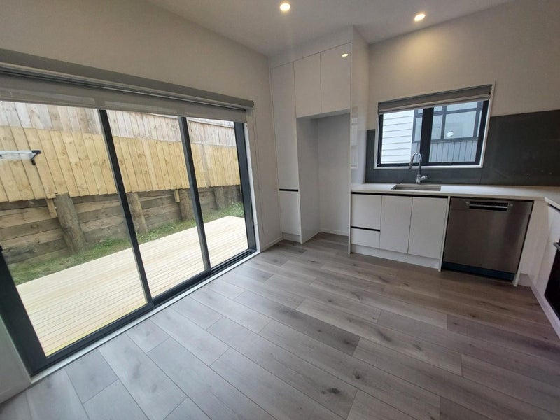 2B Leinster Street, New Windsor, Auckland - Carousel 2