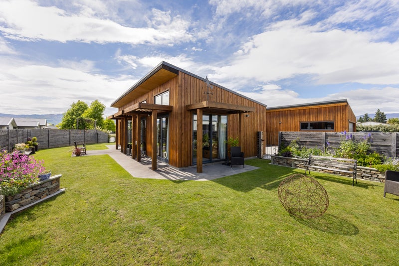 6 Poppy Lane, Albert Town, Wanaka - Carousel 1