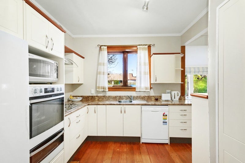 8 Boulcott Street, Boulcott, Lower Hutt - Carousel 2