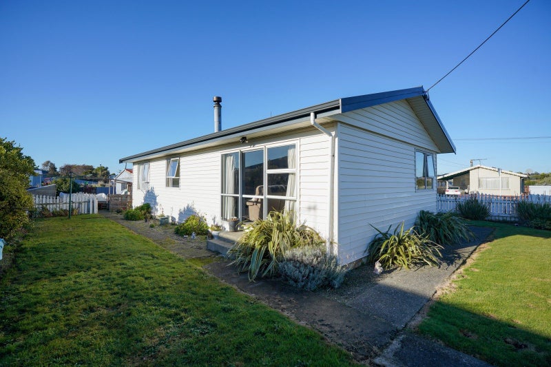 44 Wicklow Street, Clifton, Invercargill - Carousel 1