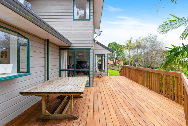 10 Mandeville Place, Unsworth Heights, Auckland - Carousel 2