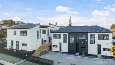 2/15 Locket Road, Glenfield, Auckland - Carousel 1