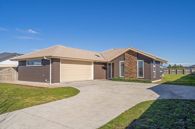 11 Maple Grove, Solway, Masterton - Carousel 24