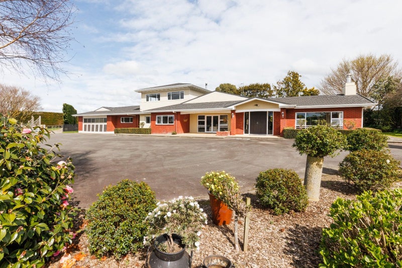 56 Waughs Road, Aorangi, Feilding - Carousel 1