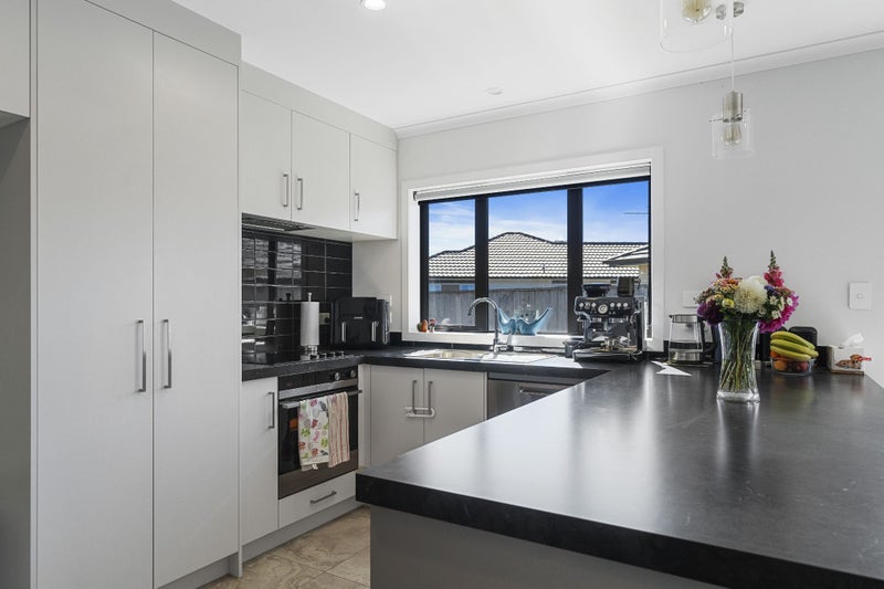 6 Molesworth street, Carterton, Wellington - Carousel 1