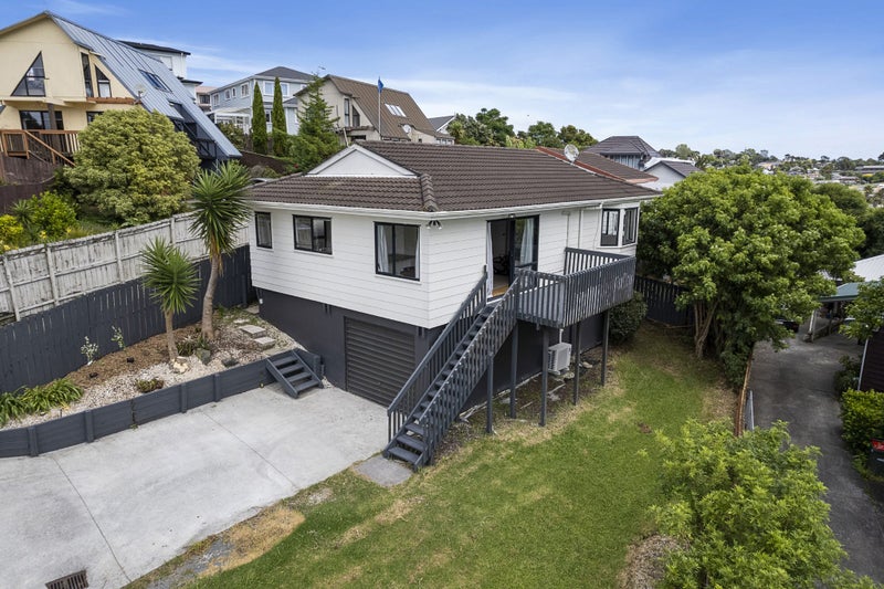2/19 Exeter Place, Unsworth Heights, Auckland - Carousel 2