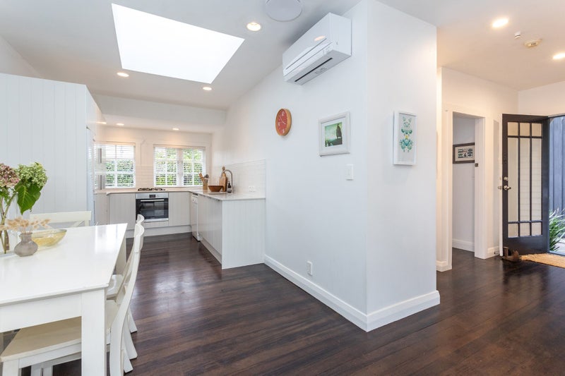 25B Regina Street, Westmere, Auckland - Carousel 2