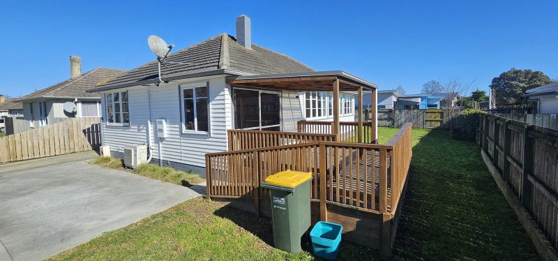 27 Kenney Crescent, Fairfield, Hamilton - Carousel 2