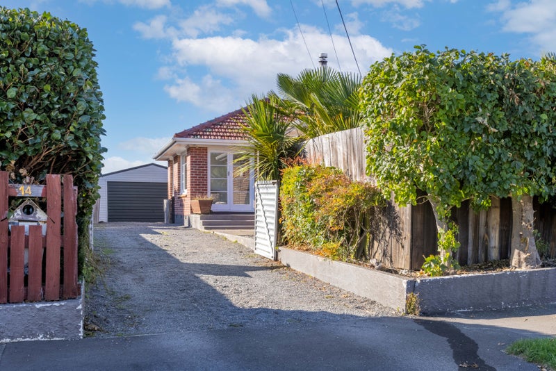 14 Mcgregors Road, Bromley, Christchurch - Carousel 1