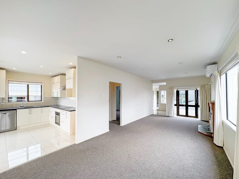 9 Rangipawa Road, One Tree Hill, Auckland - Carousel 2