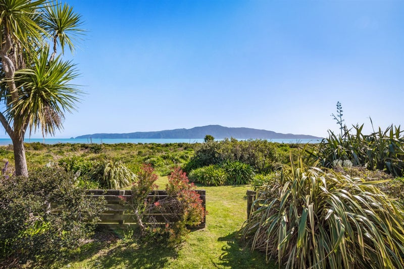 91 Manly Street, Paraparaumu Beach, Paraparaumu - Carousel 2